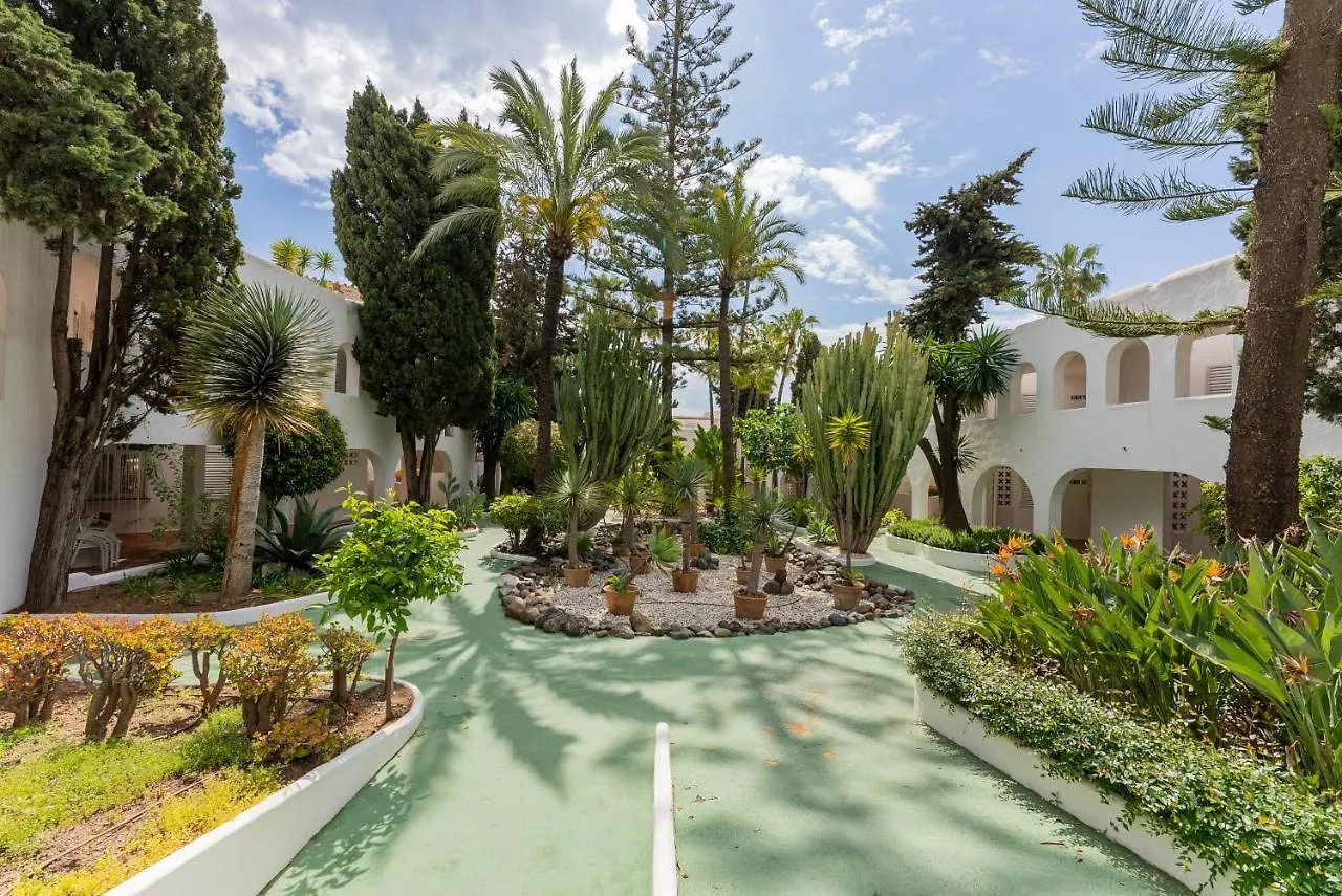 Azahara 1 8B Beautiful Apartment Frontline Golf In Popular Aloha Marbella Španělsko